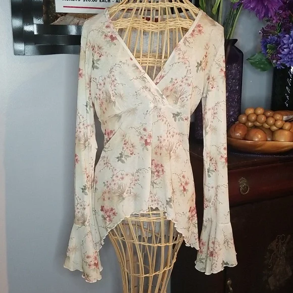 Vintage ENT Entrancy Medium Cream with Mauve, Burgundy & Green Flowers Blouse - Picture 1 of 9